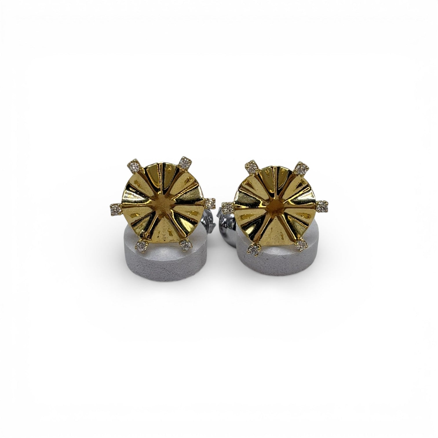 Brinco Micro Zircônia Dourado