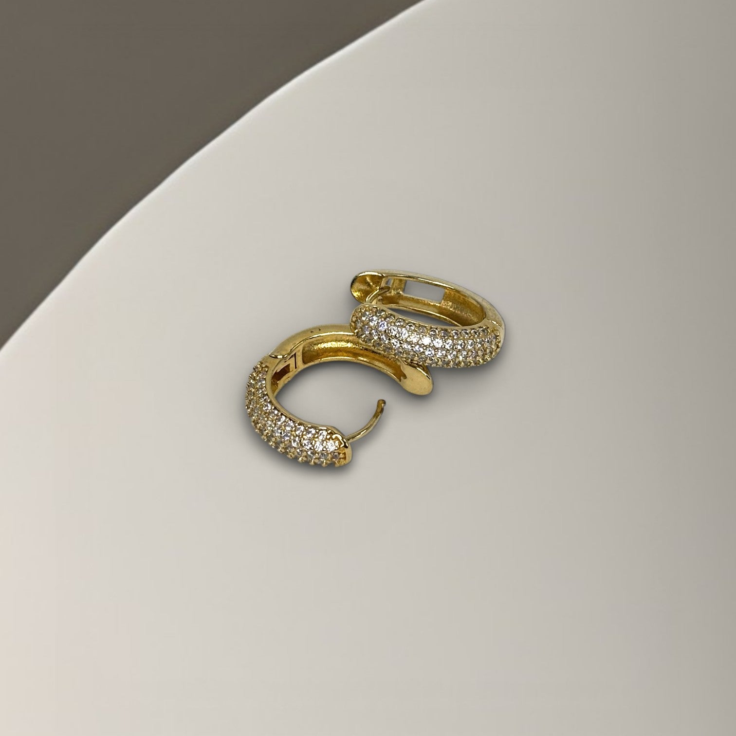 Brinco Micro Zircônia Dourado