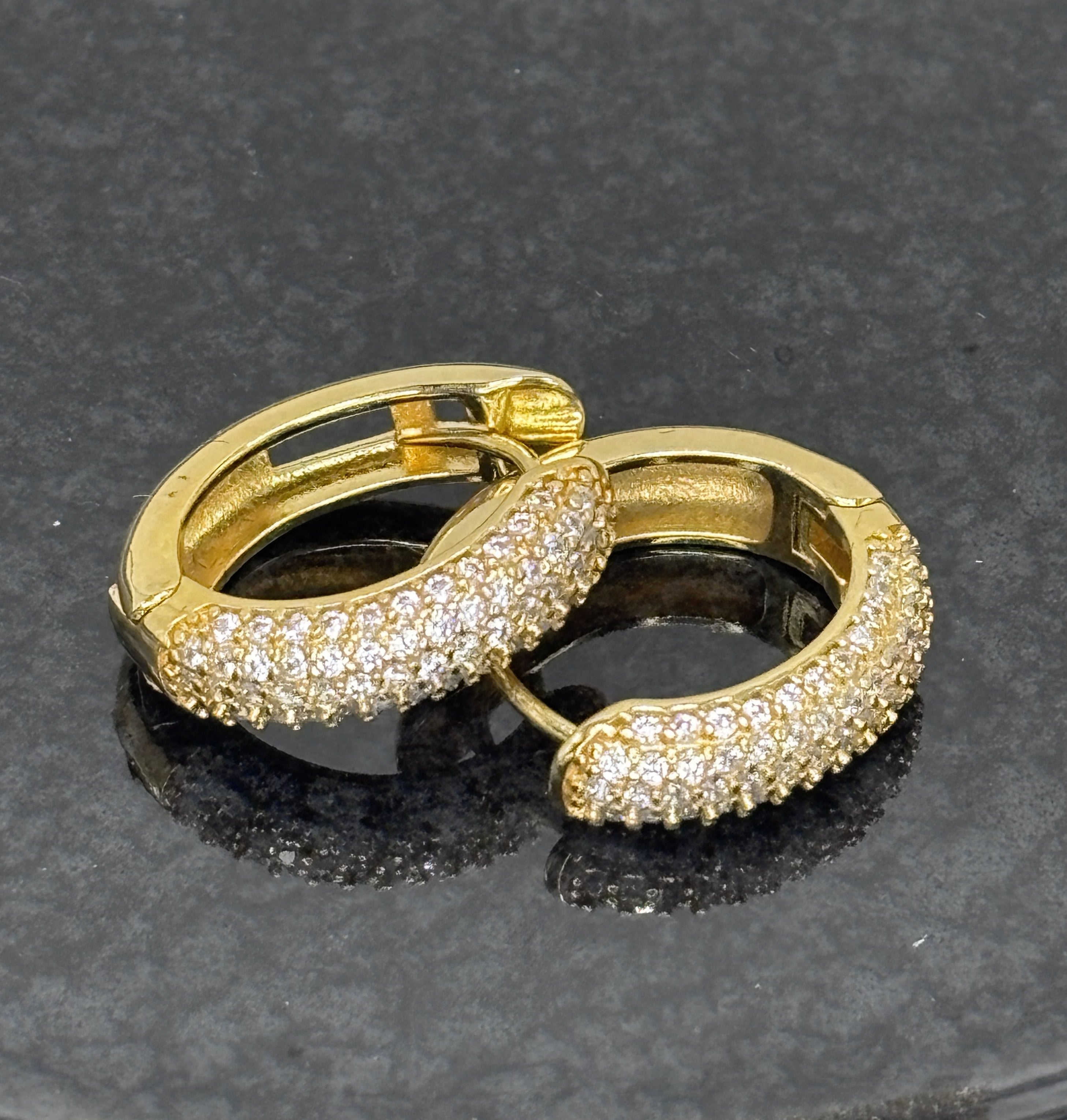 Brinco Micro Zircônia Dourado