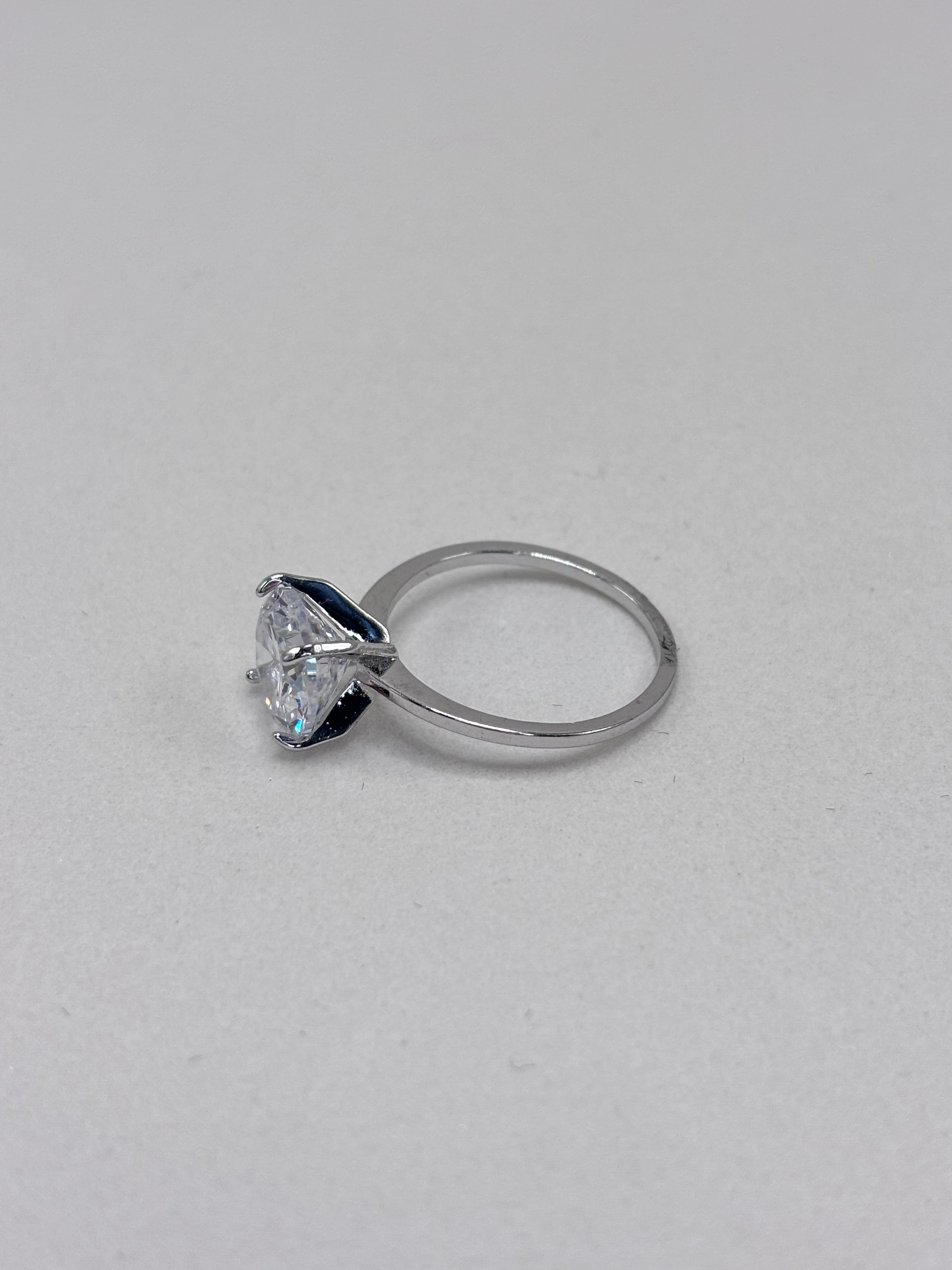 Anel Solitário Cristal Branco