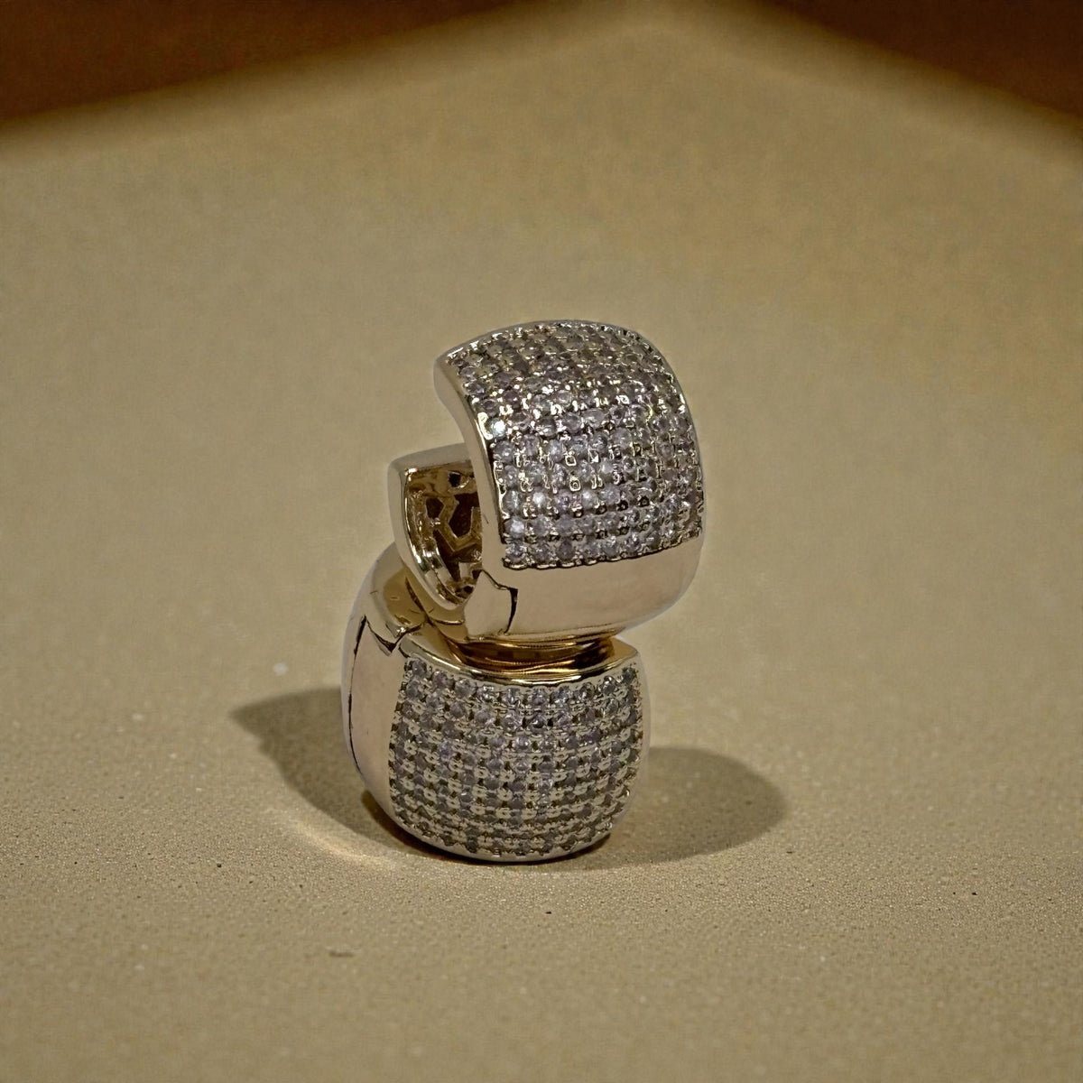 Brinco Argola Micro Zircônia Dourado