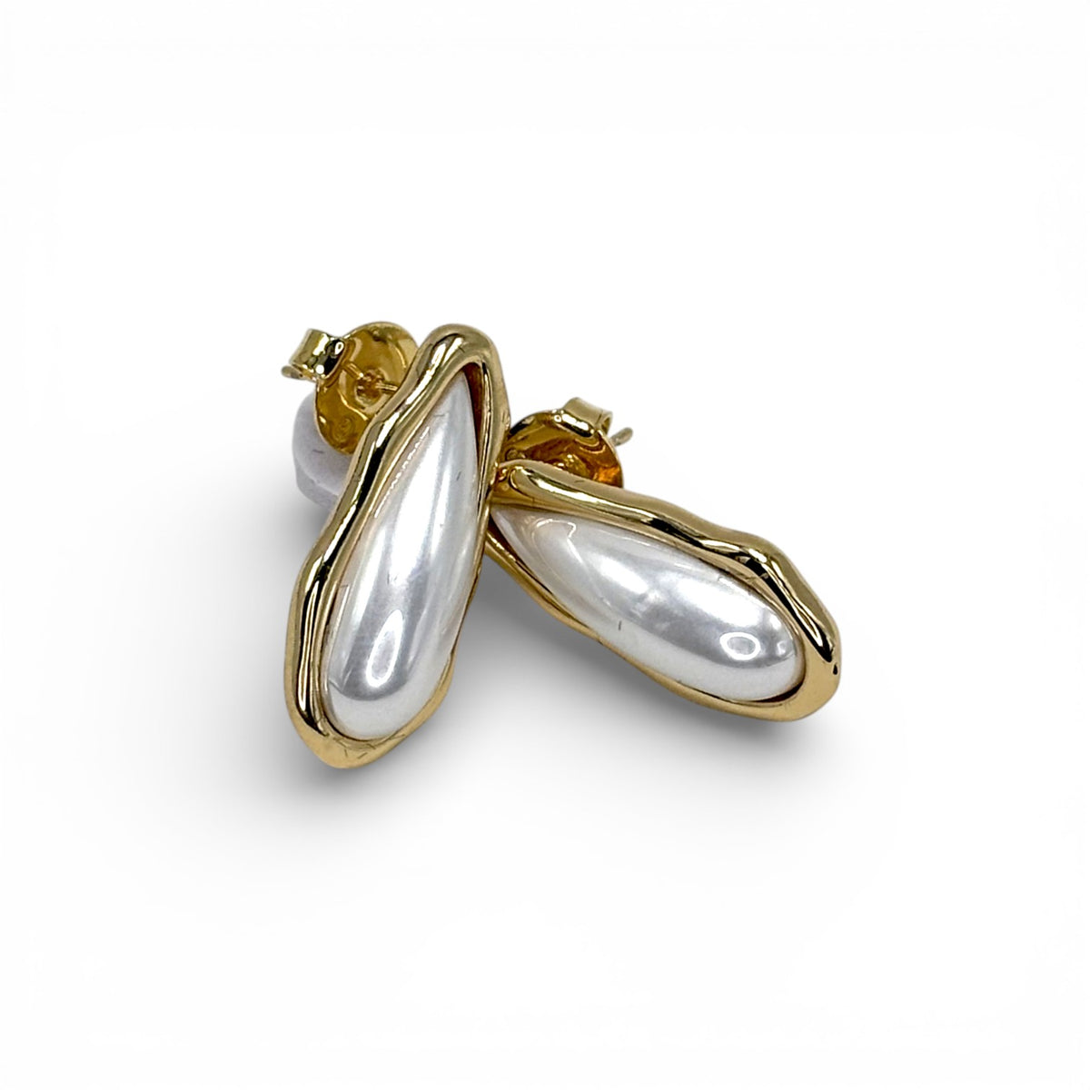 Brinco Gota Pérola Dourado