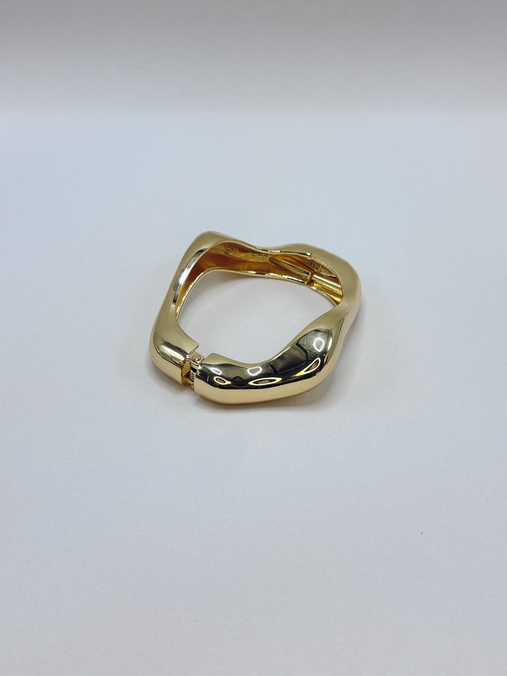 Bracelete Ondulado Liso Dourado