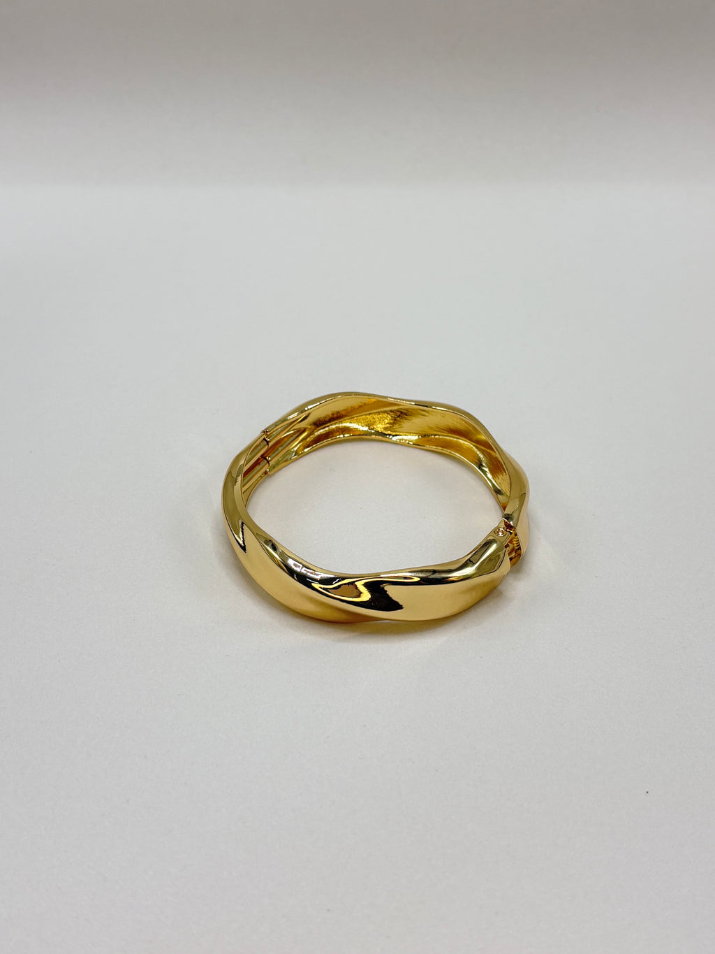 Bracelete Torcido Liso Dourado