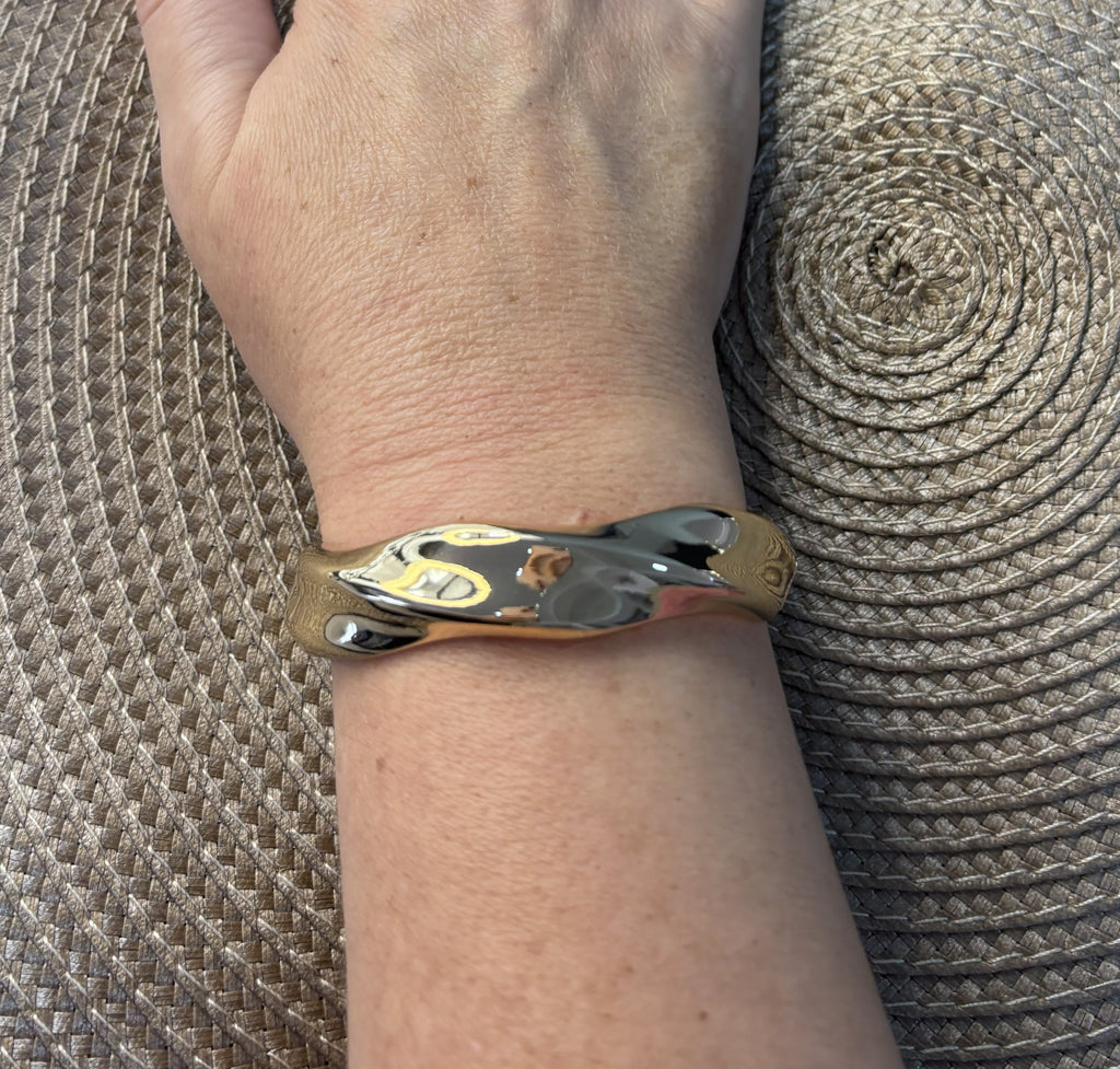 Bracelete Torcido Liso Dourado