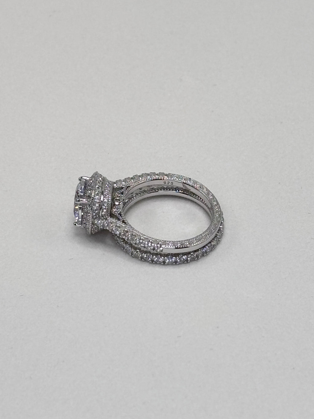 Anel Zirconia branca solitario quadrado todo cravejado duplo