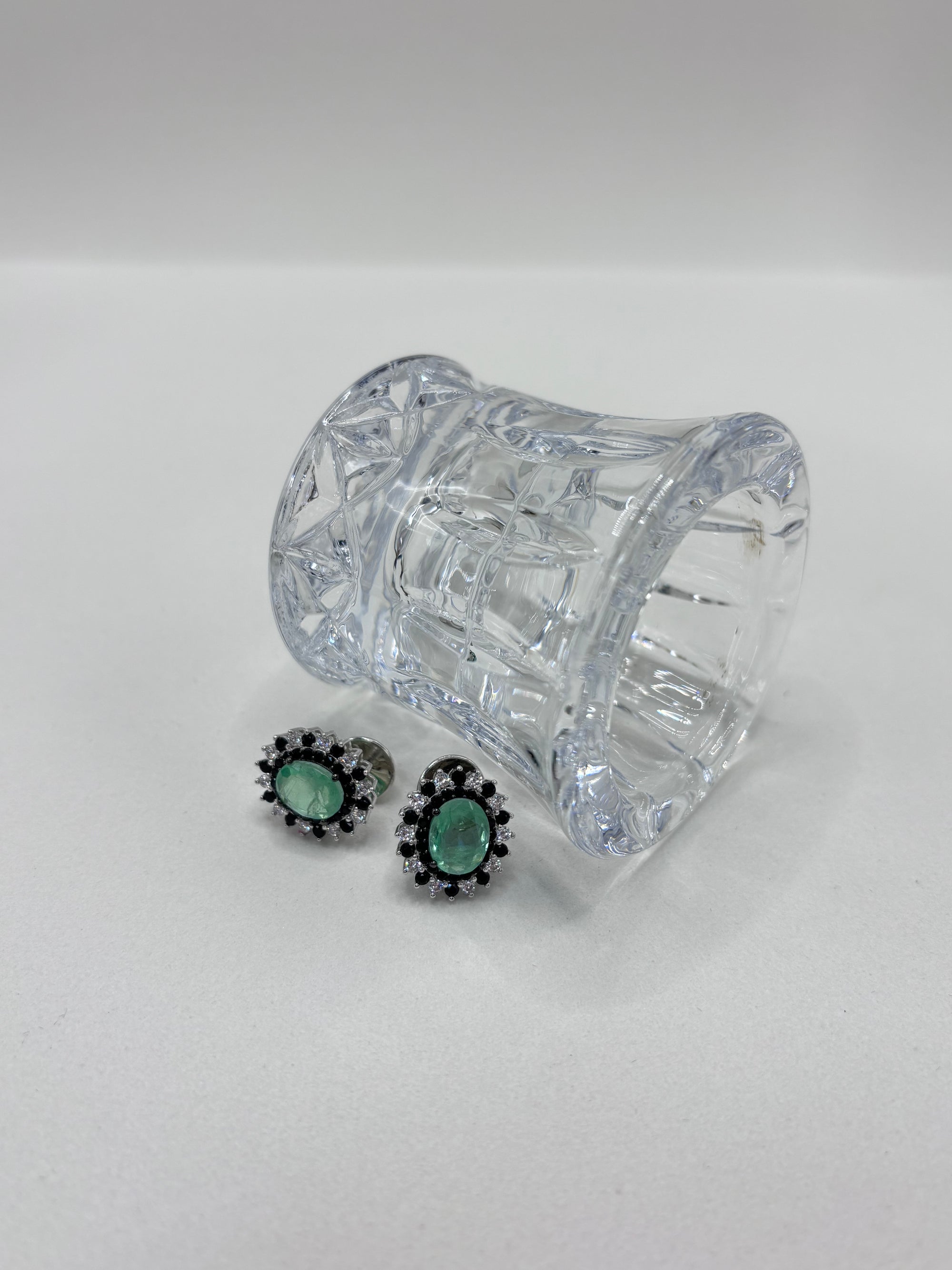 Brinco fusion esmeralda colombiana zirconia negra zirconia branca sol brilhante