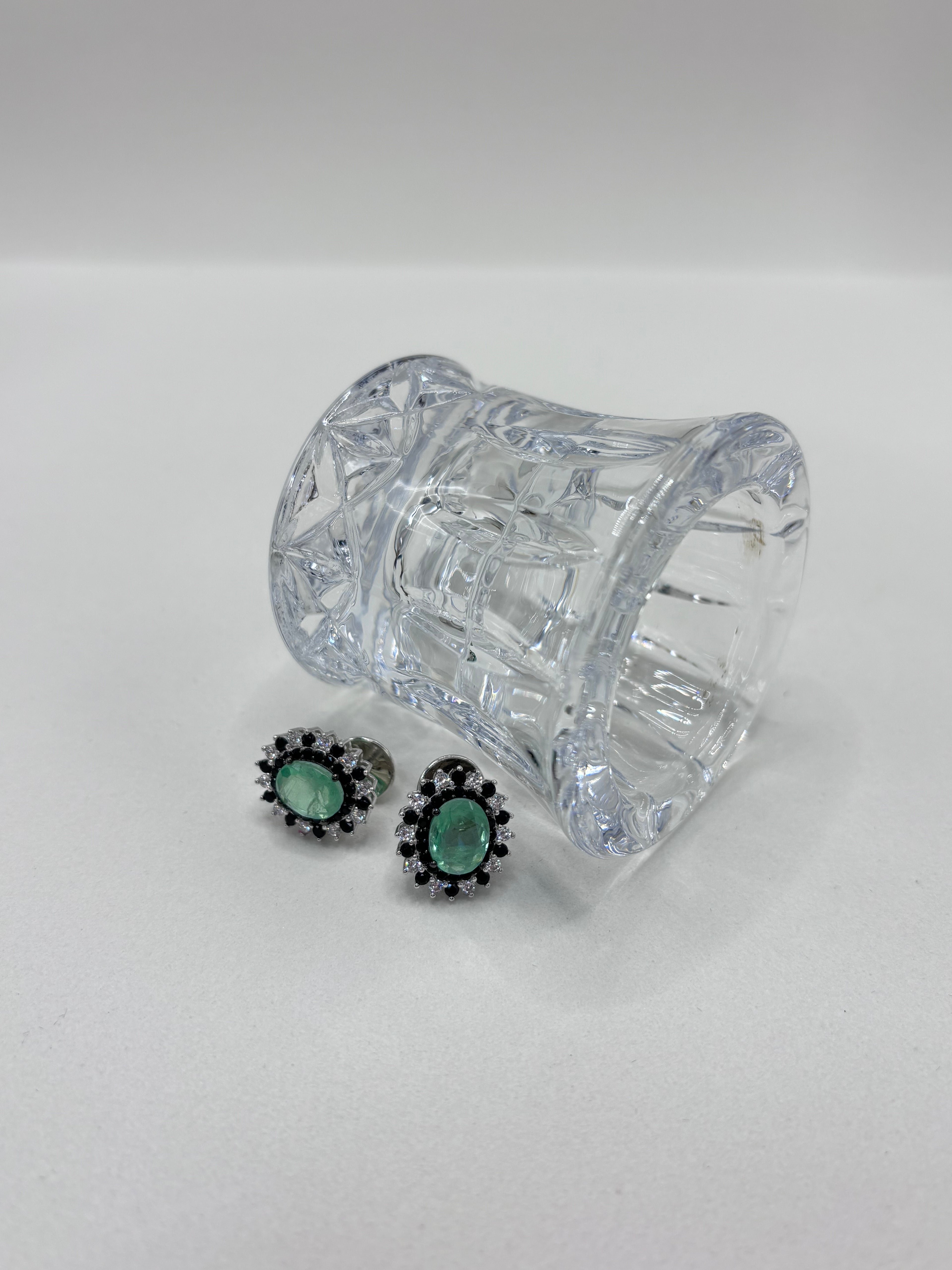 Brinco fusion esmeralda colombiana zirconia negra zirconia branca sol brilhante
