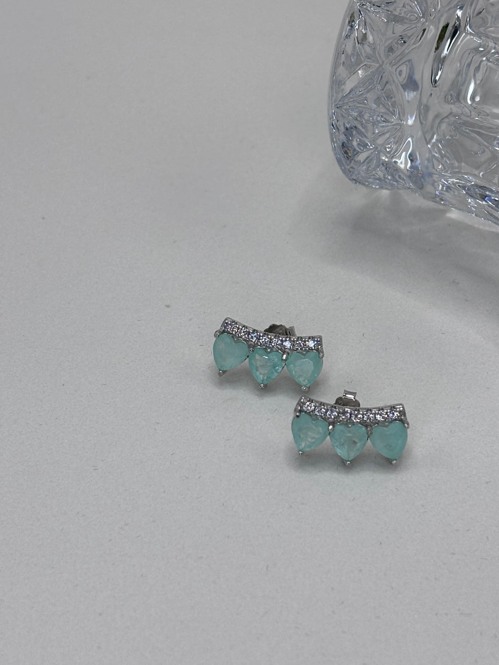 Brinco fusion turmalina light zirconia branca earcuff três corações