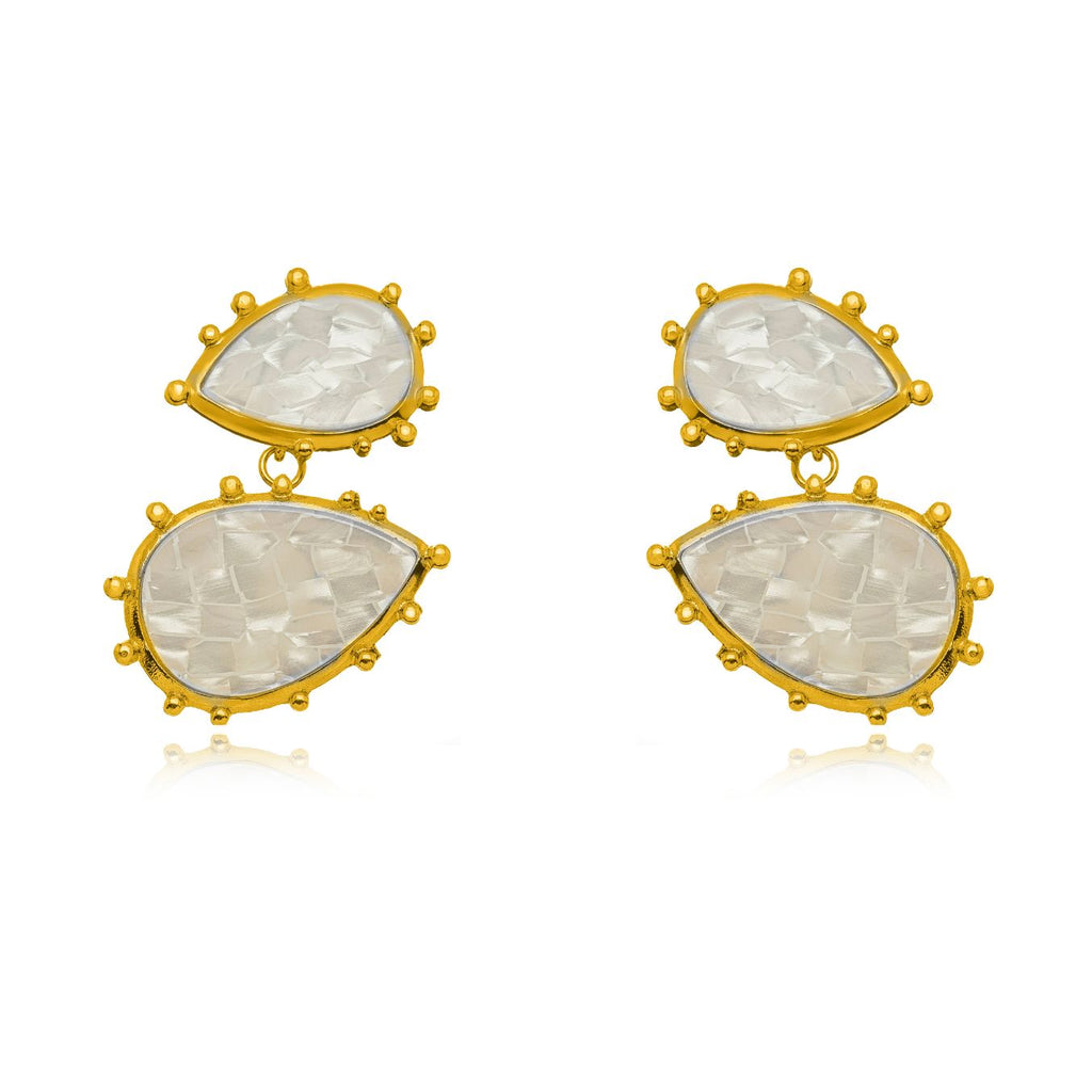 Brinco Madrepérola Dourado