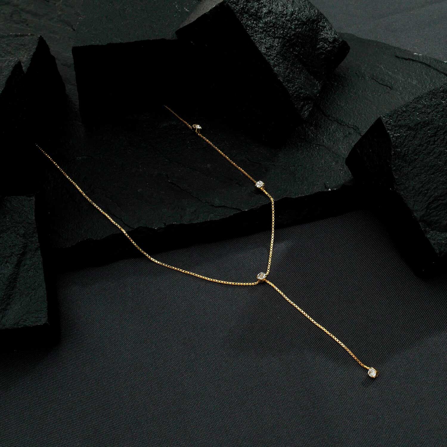 Colar Dourado Gravatinha com Pontos de Luz em Zircônia - Galeria