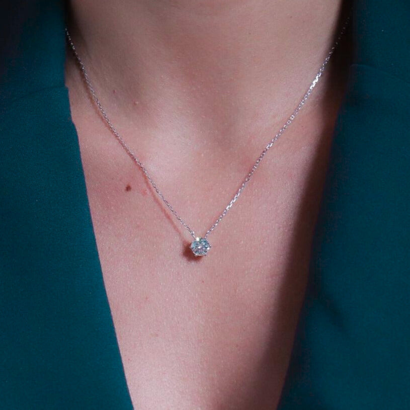 Colar Ponto de Luz Moissanite 0.26ct em Prata 925 com Banho de Ródio